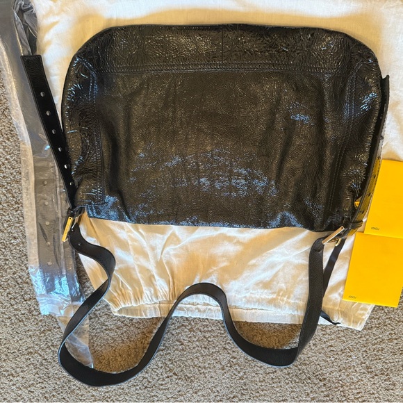 Fendi Black patent leather Shoulder Bag with FF Logo - Picture 9 of 12